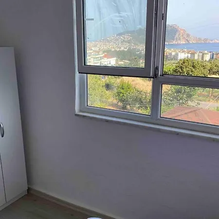 Deniz Manzarali,Terasli,Doga Icinde Muestakilsi Ev Alanya